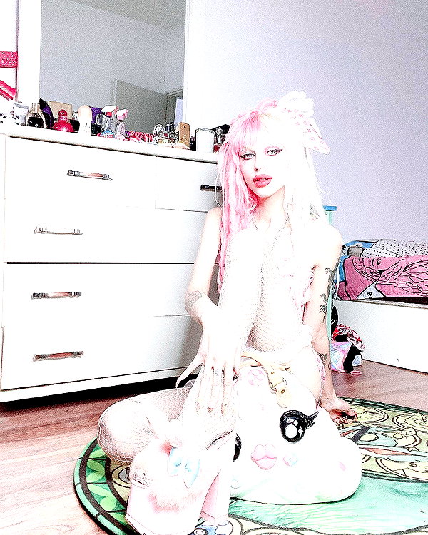 kriiizellda instagram image archive image