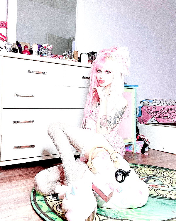 kriiizellda instagram image archive image
