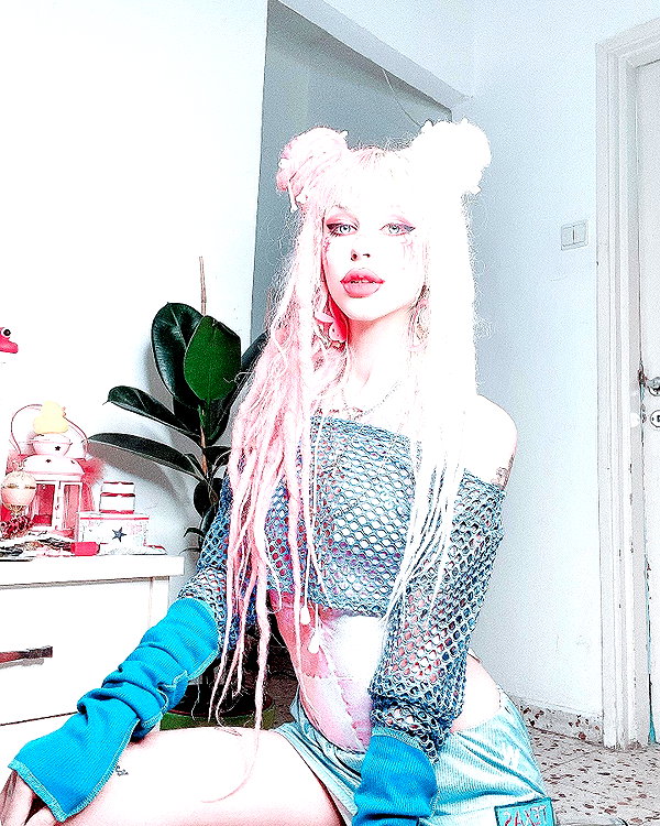kriiizellda instagram image archive image