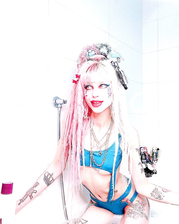 kriiizellda instagram image archive image