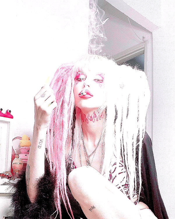 kriiizellda instagram image archive image