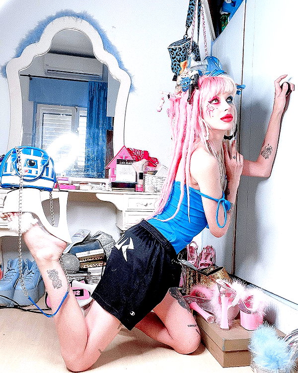 kriiizellda instagram image archive image