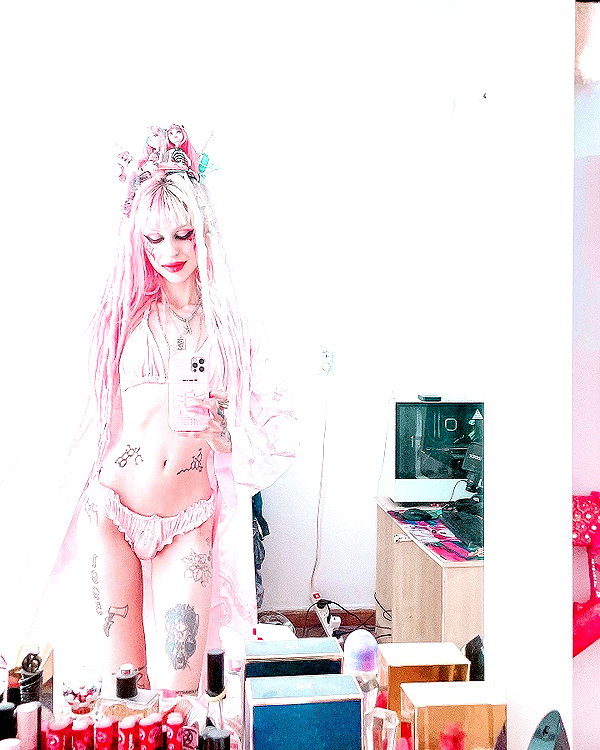 kriiizellda instagram image archive image
