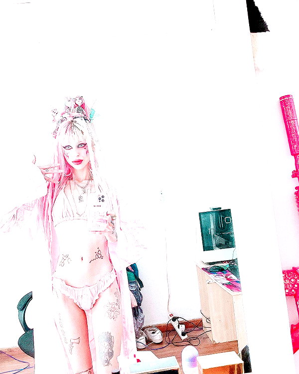 kriiizellda instagram image archive image