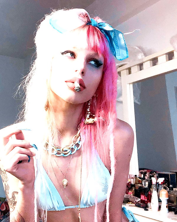 kriiizellda instagram image archive image