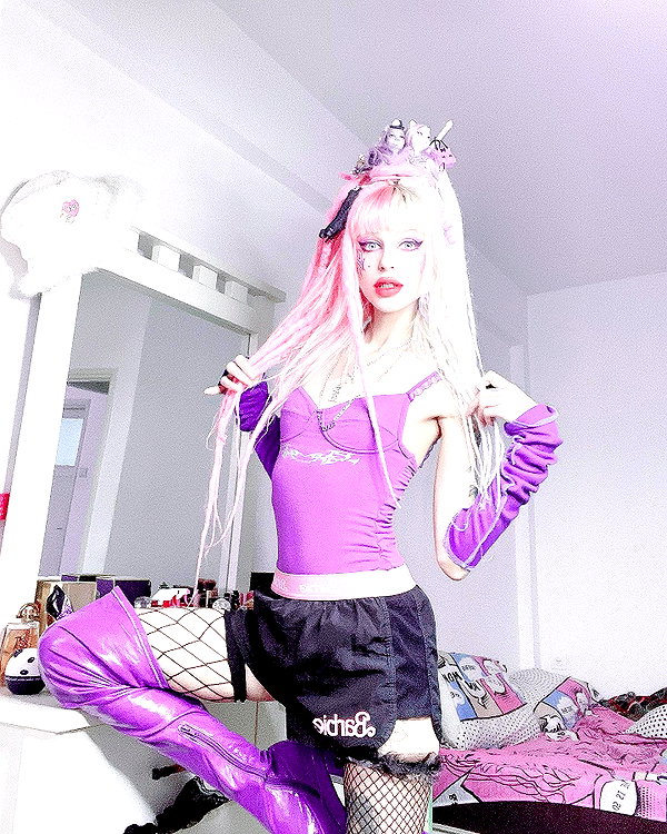 kriiizellda instagram image archive image