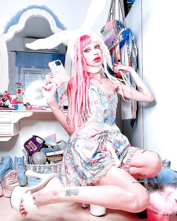 kriiizellda instagram image archive image