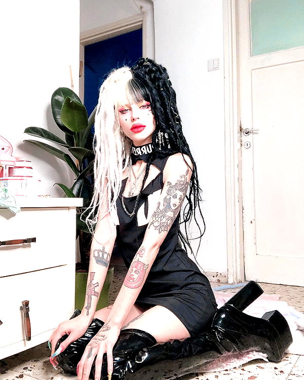 kriiizellda instagram image archive image