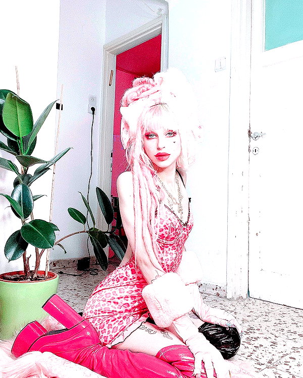 kriiizellda instagram image archive image