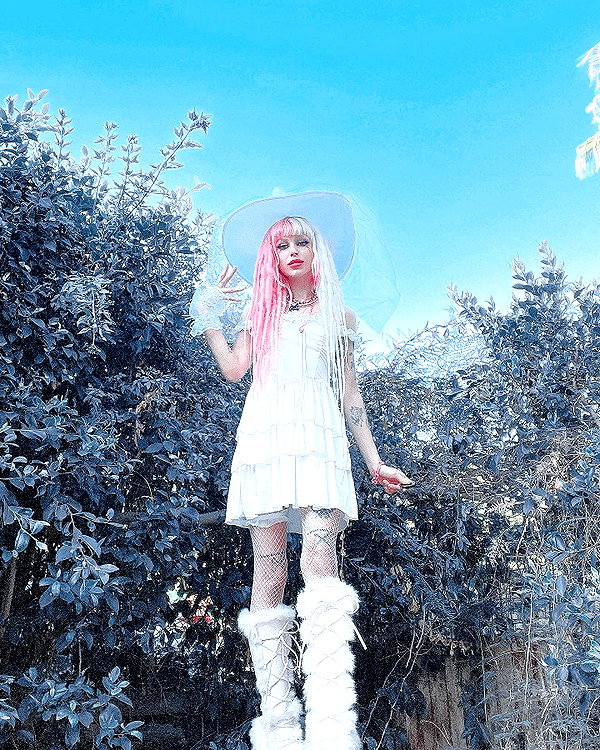 kriiizellda instagram image archive image