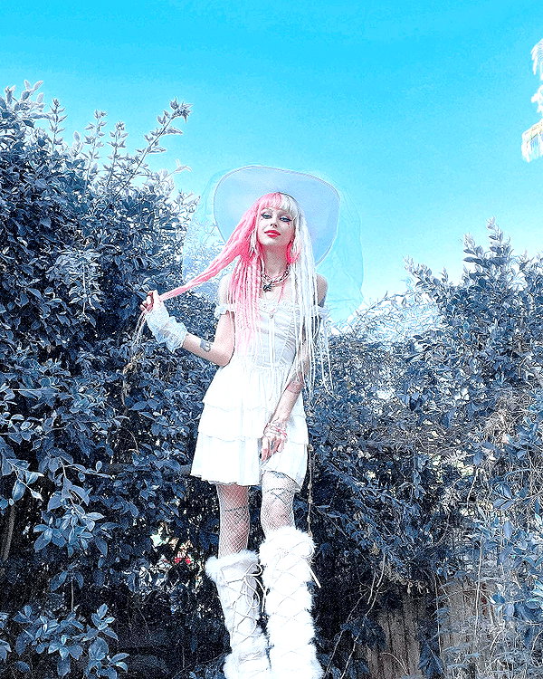 kriiizellda instagram image archive image