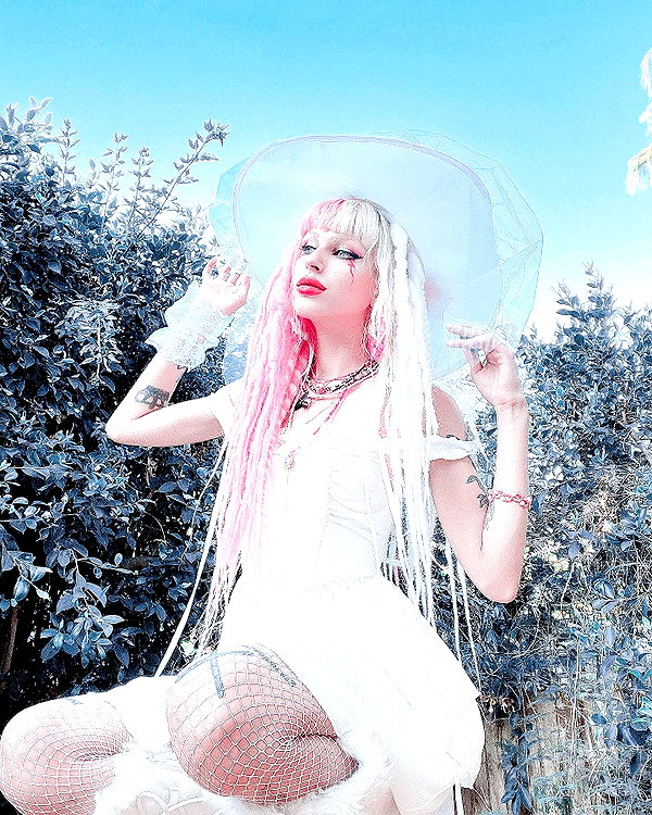 kriiizellda instagram image archive image