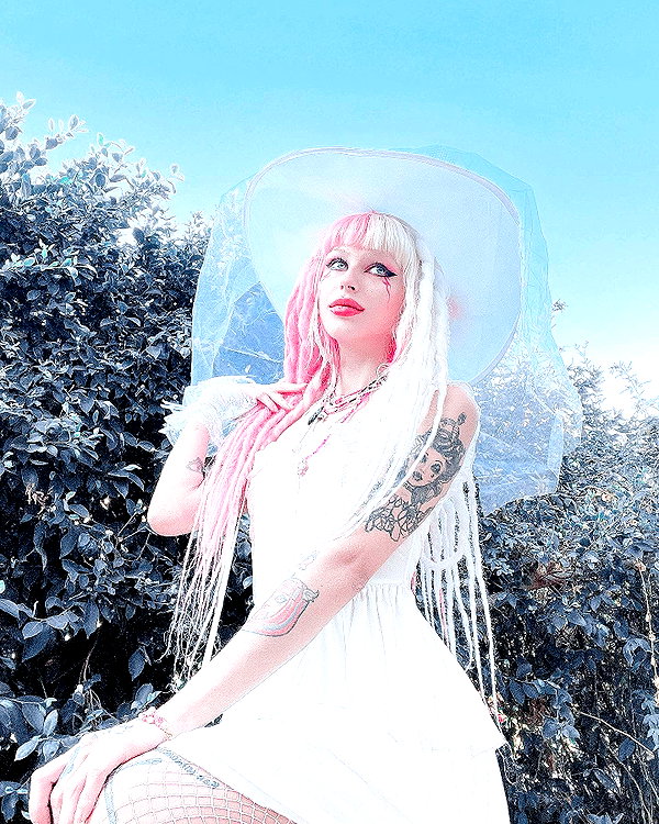 kriiizellda instagram image archive image