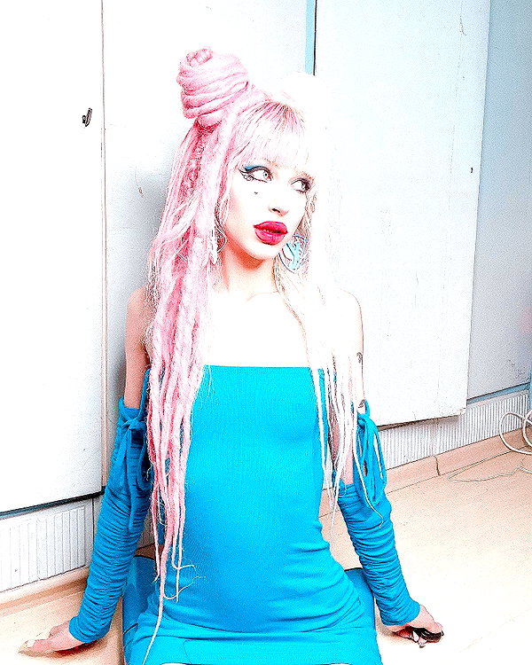 kriiizellda instagram image archive image