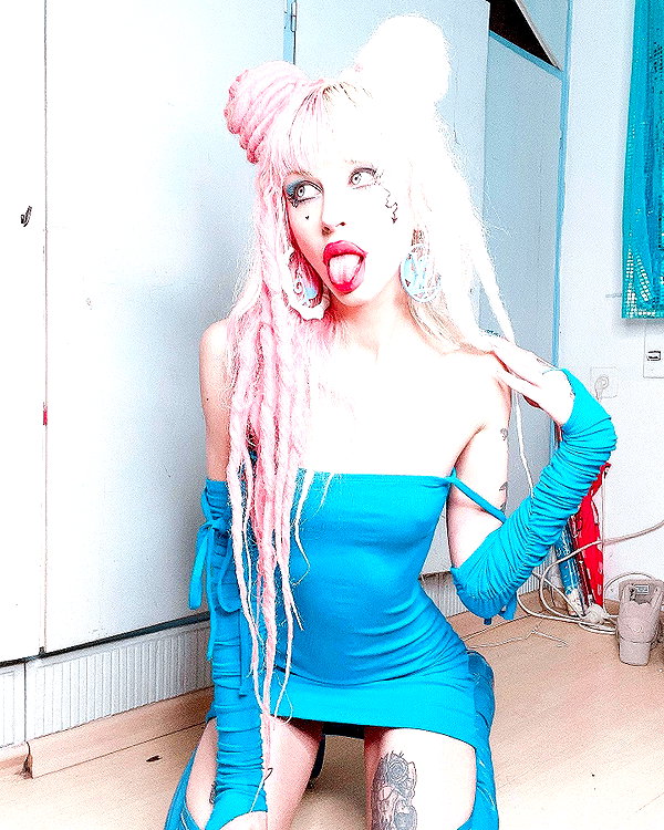 kriiizellda instagram image archive image