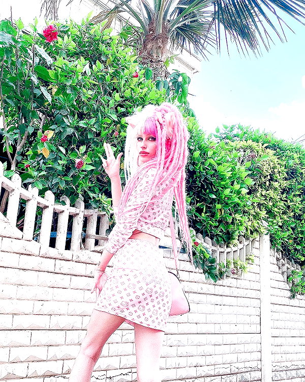 kriiizellda instagram image archive image