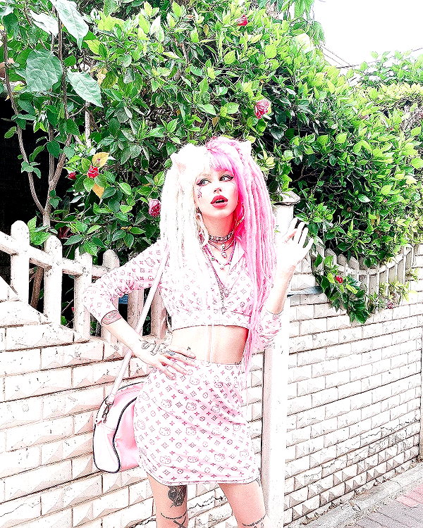 kriiizellda instagram image archive image