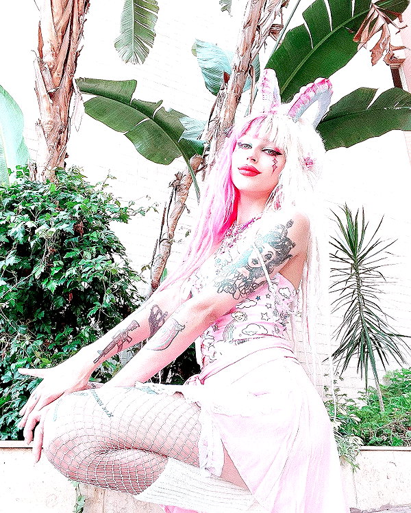 kriiizellda instagram image archive image