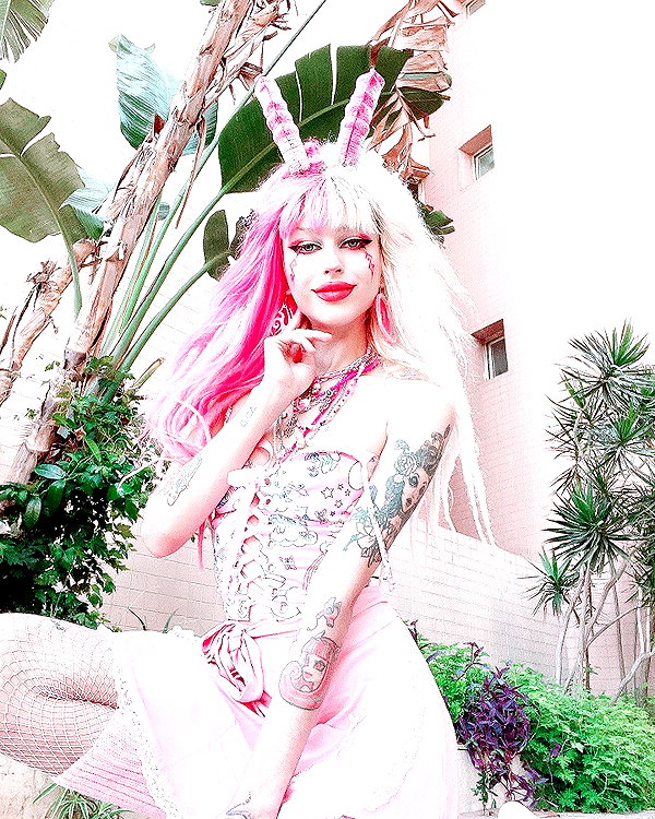kriiizellda instagram image archive image