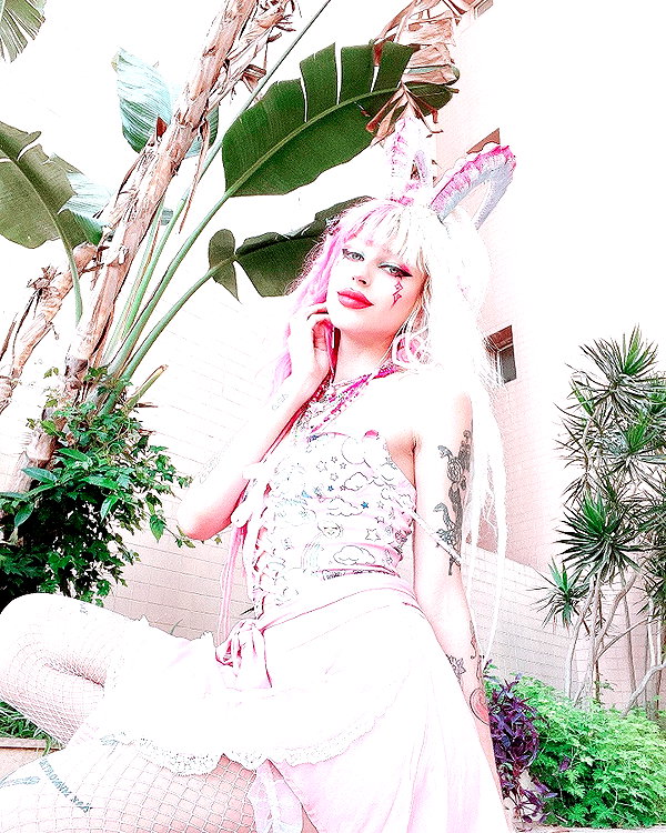 kriiizellda instagram image archive image