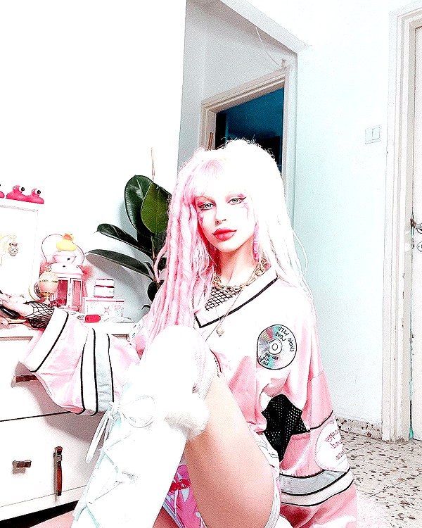 kriiizellda instagram image archive image