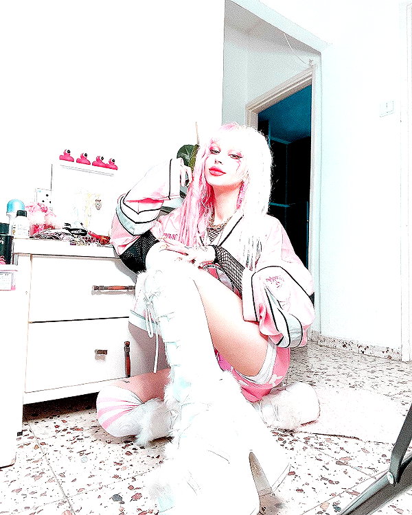 kriiizellda instagram image archive image