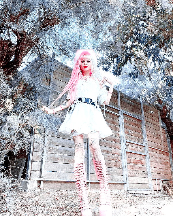 kriiizellda instagram image archive image