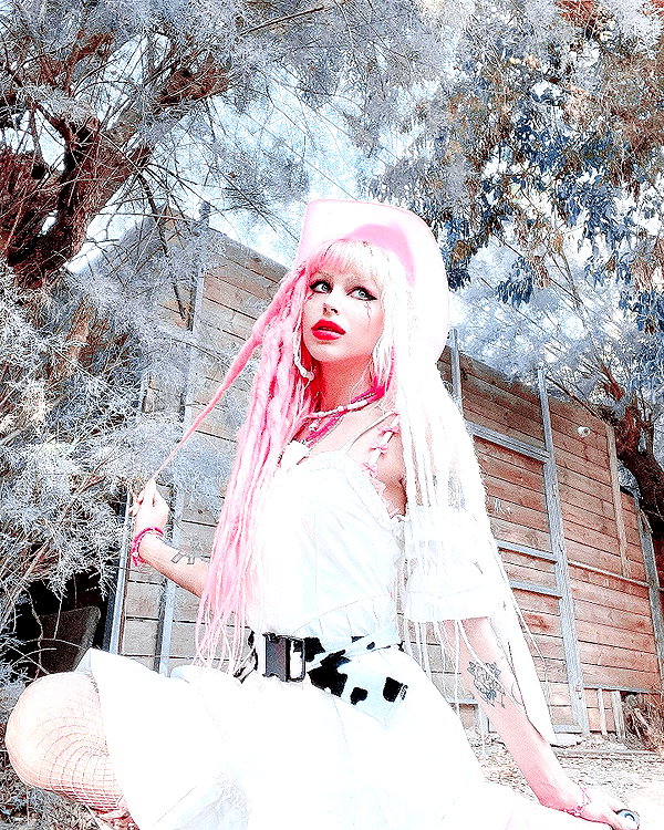 kriiizellda instagram image archive image