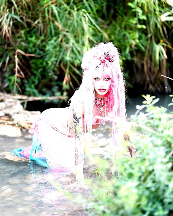 kriiizellda instagram image archive image