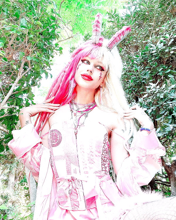 kriiizellda instagram image archive image