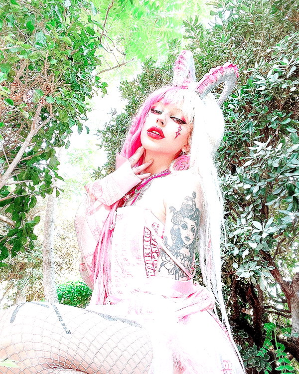 kriiizellda instagram image archive image