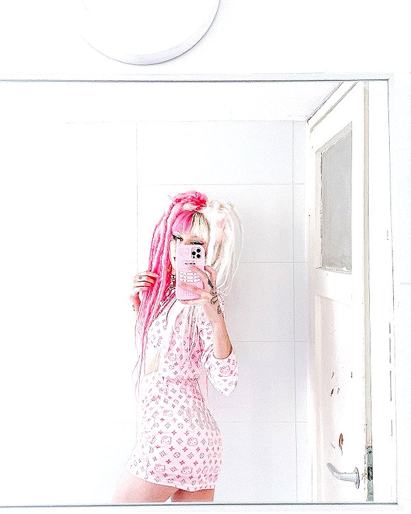 kriiizellda instagram image archive image