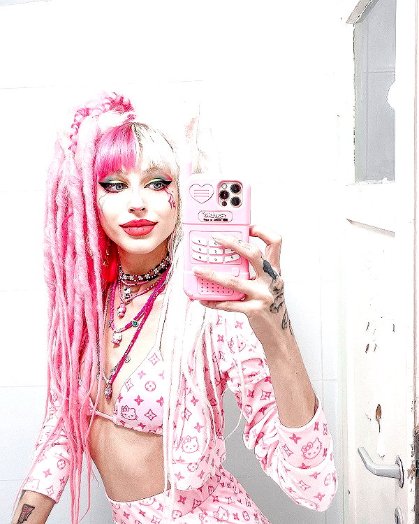 kriiizellda instagram image archive image