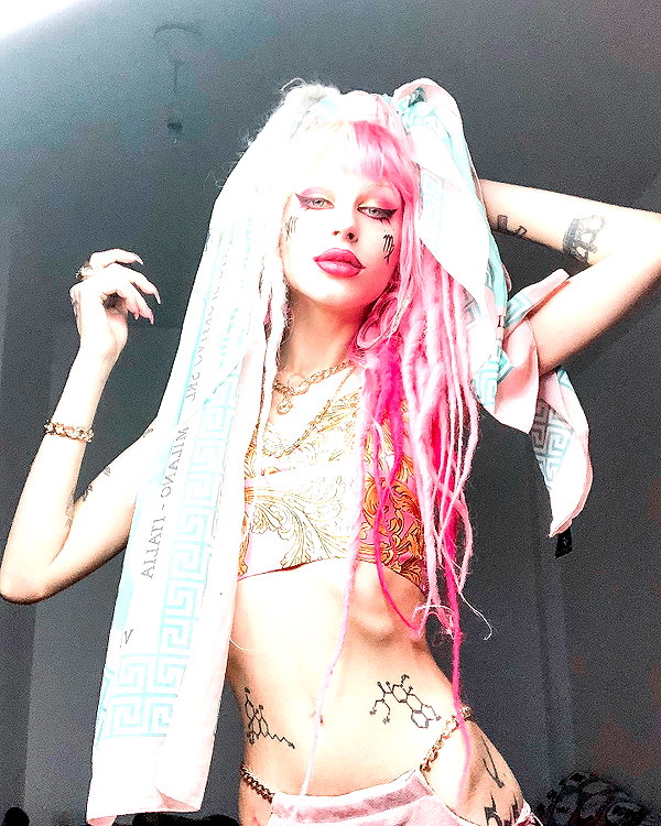 kriiizellda instagram image archive image