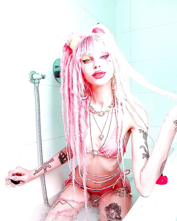 kriiizellda instagram image archive image