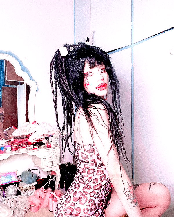 kriiizellda instagram image archive image