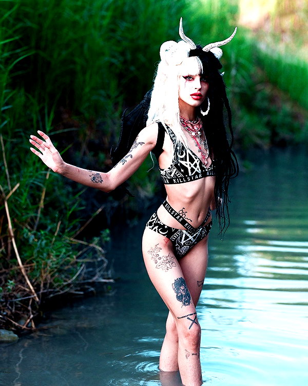 kriiizellda instagram image archive image