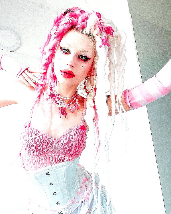 kriiizellda instagram image archive image