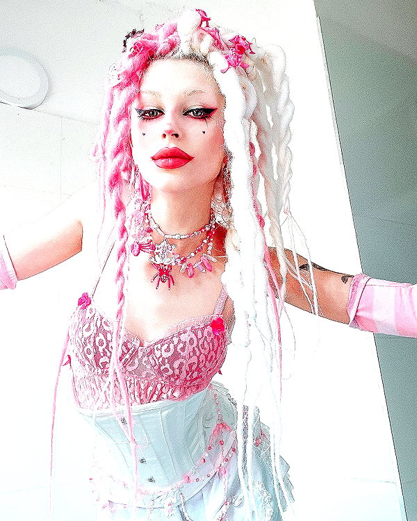 kriiizellda instagram image archive image