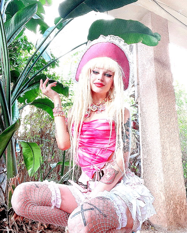 kriiizellda instagram image archive image