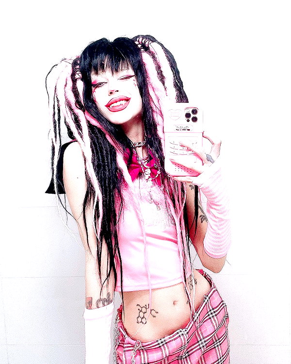 kriiizellda instagram image archive image