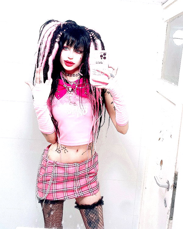 kriiizellda instagram image archive image