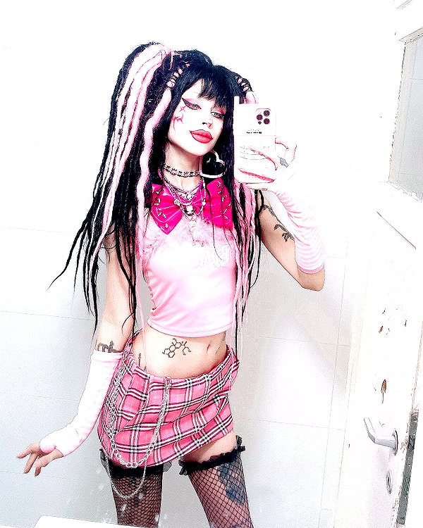kriiizellda instagram image archive image