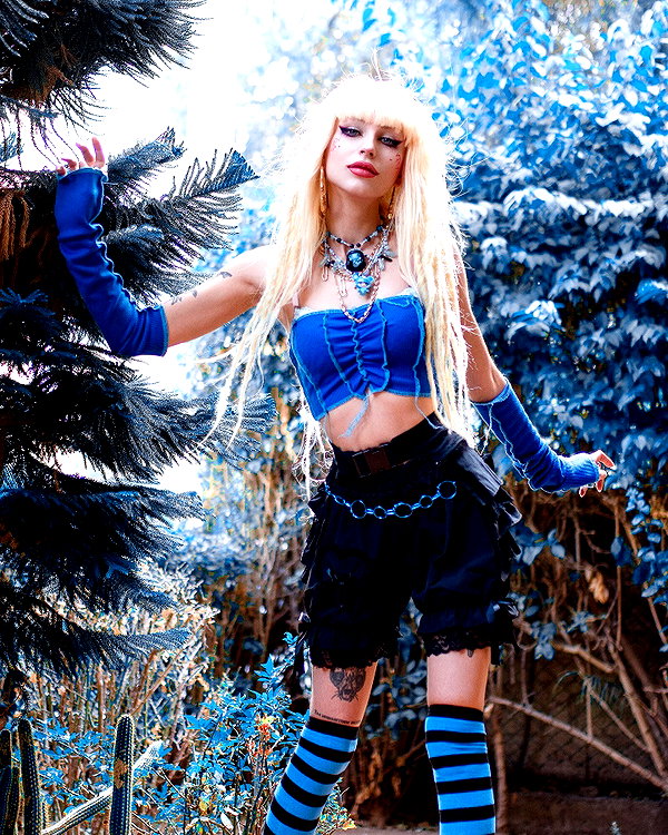 kriiizellda instagram image archive image
