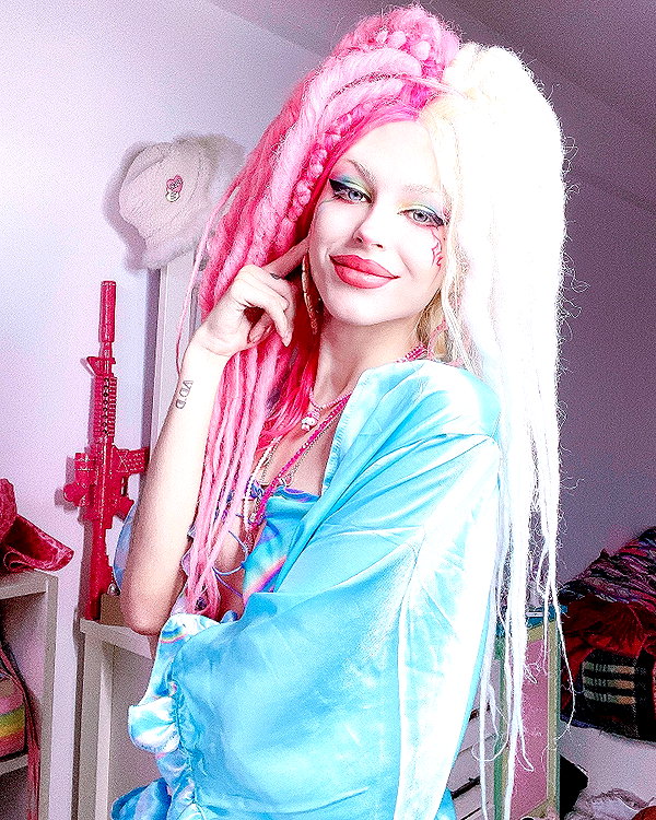 kriiizellda instagram image archive image