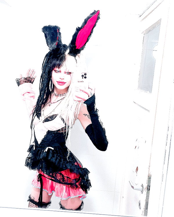 kriiizellda instagram image archive image