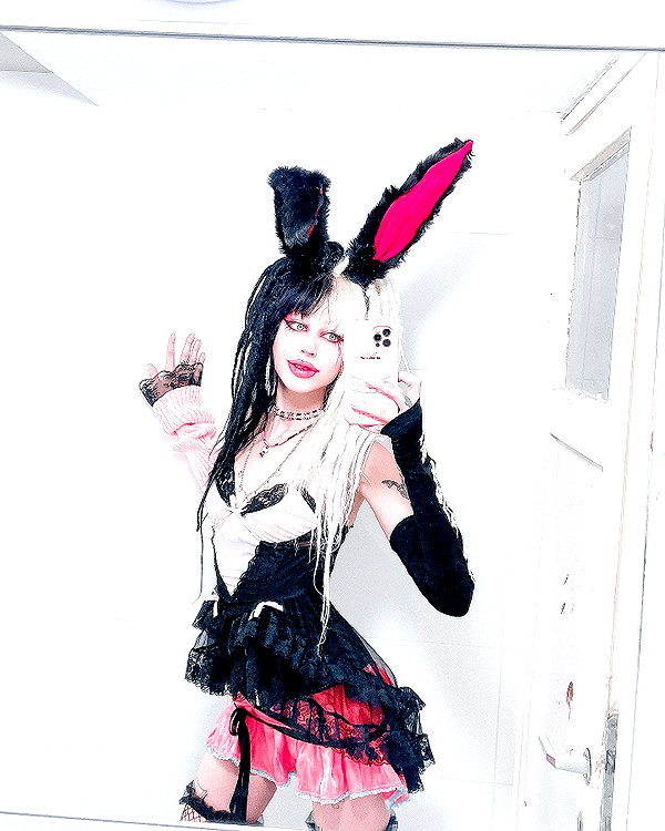 kriiizellda instagram image archive image