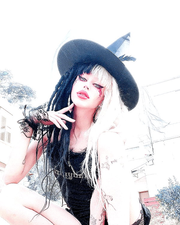 kriiizellda instagram image archive image