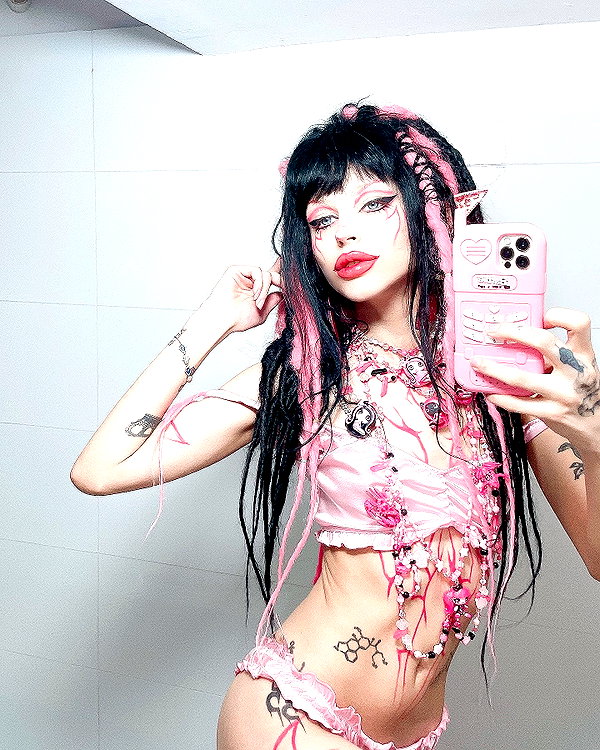 kriiizellda instagram image archive image