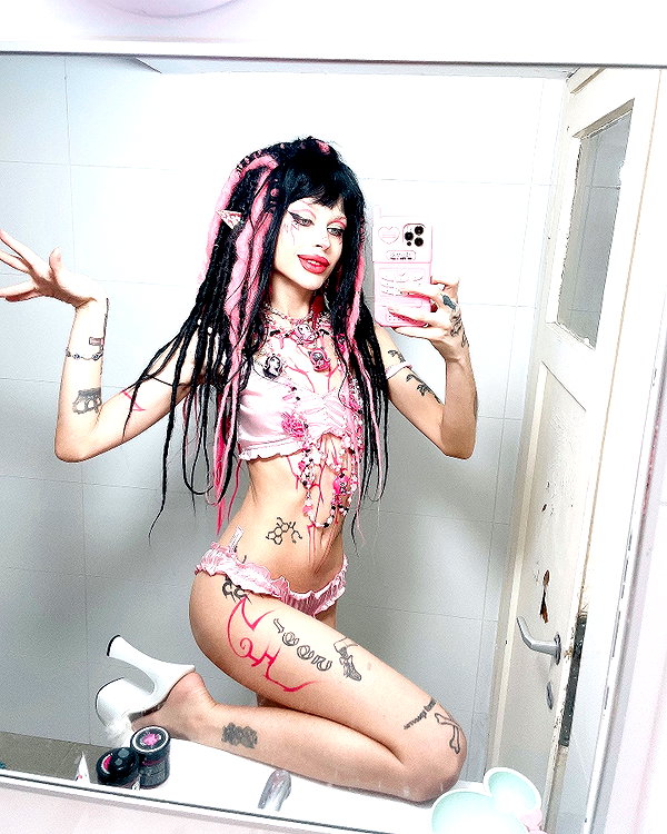 kriiizellda instagram image archive image